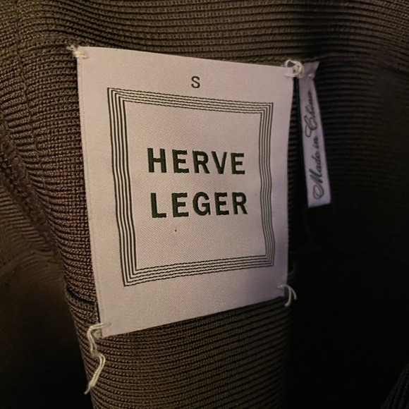 Herve Leger bandage mini skirt in burgundy, Small - Picture 5 of 5